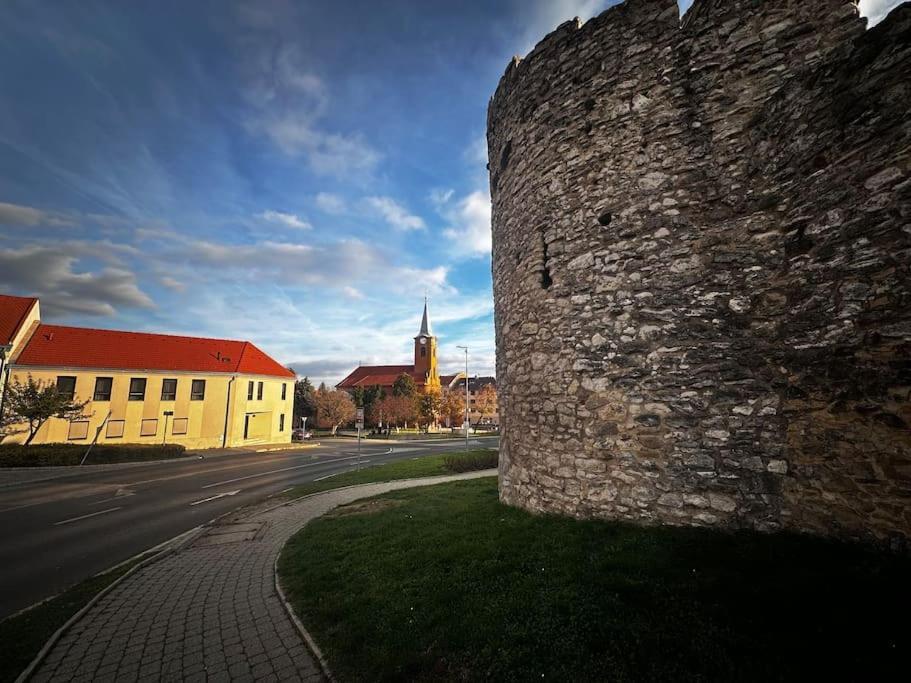 M18 - Csak Egy Lepes A Toertenelmi Belvaros - Free Parking Pecs Bagian luar foto